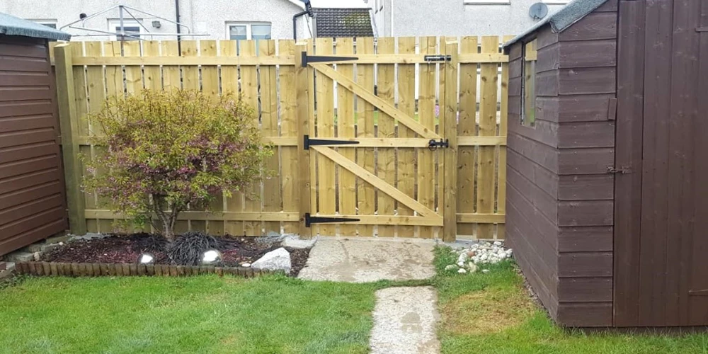 fencing_services_with_gate_inverurie